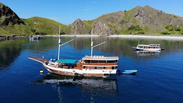 Sharing boat tour packages to Komodo Island